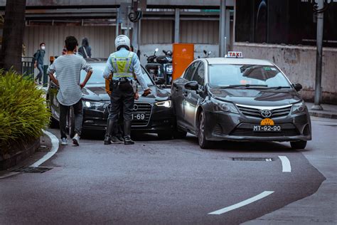 常常出車禍|【車禍處理SOP】報警到理賠：遇到車禍流程解析。我。